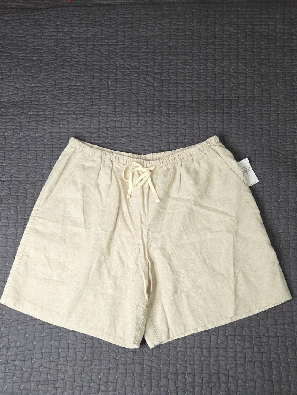 GAP Women's Linen Blend Pull-On Shorts Beige Size S NWT Elastic Waist Pockets